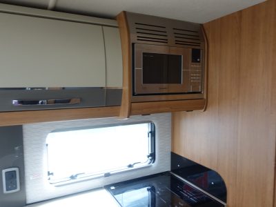 1818-Autotrail-Tracker-LB-6