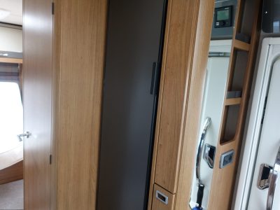 1818-Autotrail-Tracker-LB-7