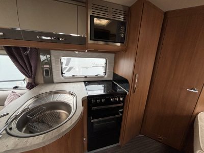 2170-Autotrail-Tracker-FB-4