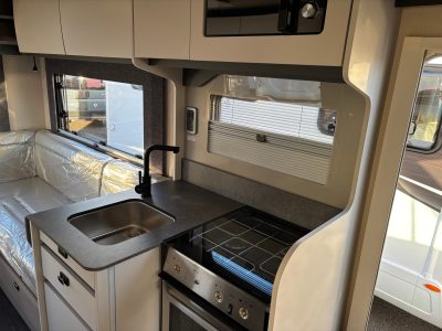 N2025-Autotrail-F68-3